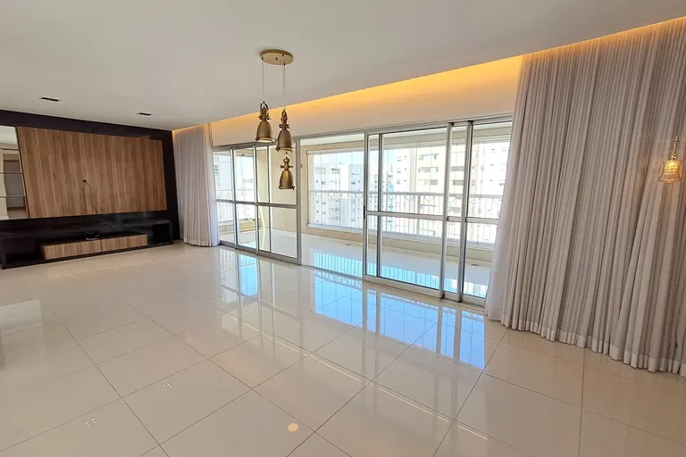 Apartamento de 4 quartos com 172 m² para alugar no Perfil, Vila da Serra