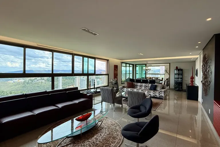 Apartamento de 4 quartos com 278 m² à venda no Pucon, Vila da Serra