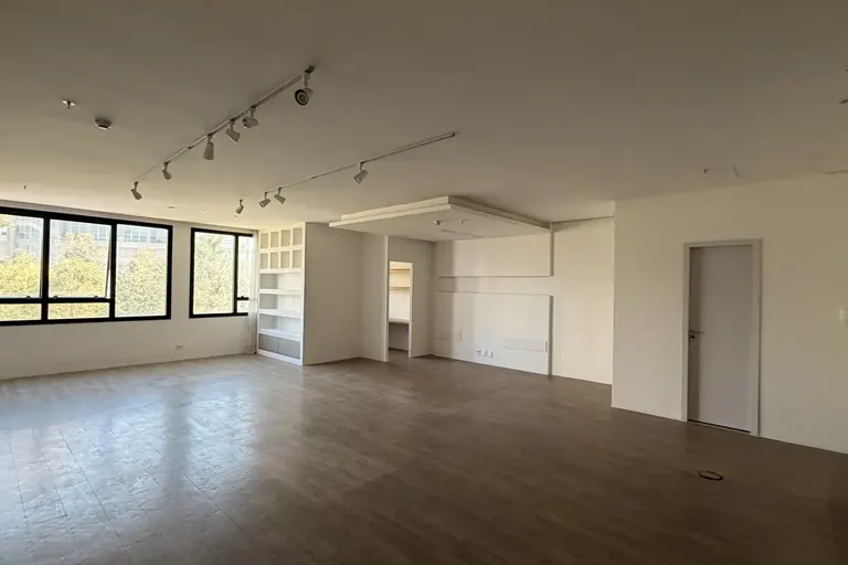 Sala comercial com 95,08 m² para alugar no Icon, Vila da Serra